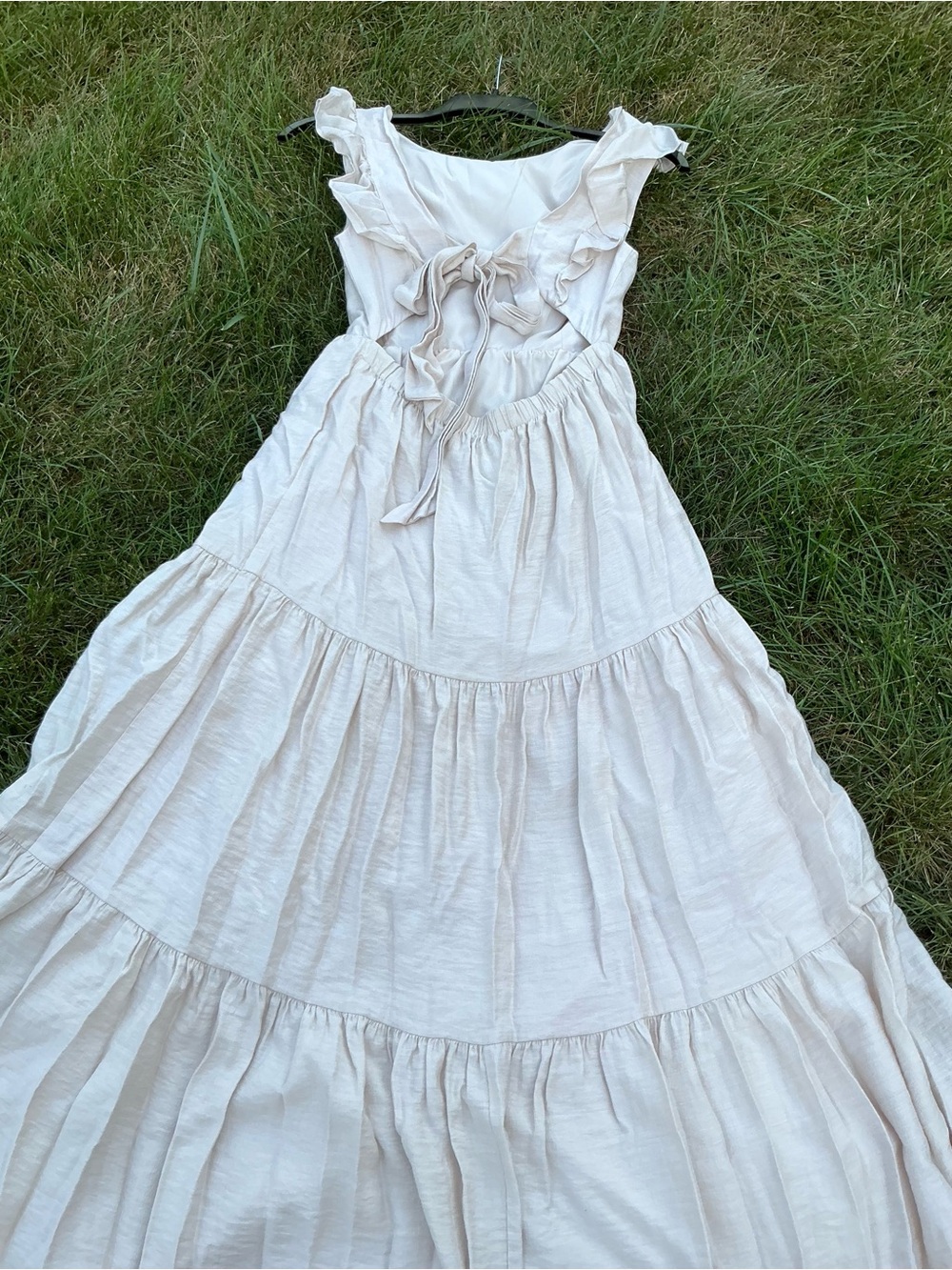 Cute Ruffle Tie-Back Maxi Dress ๐ธ - Picture 2 of 9